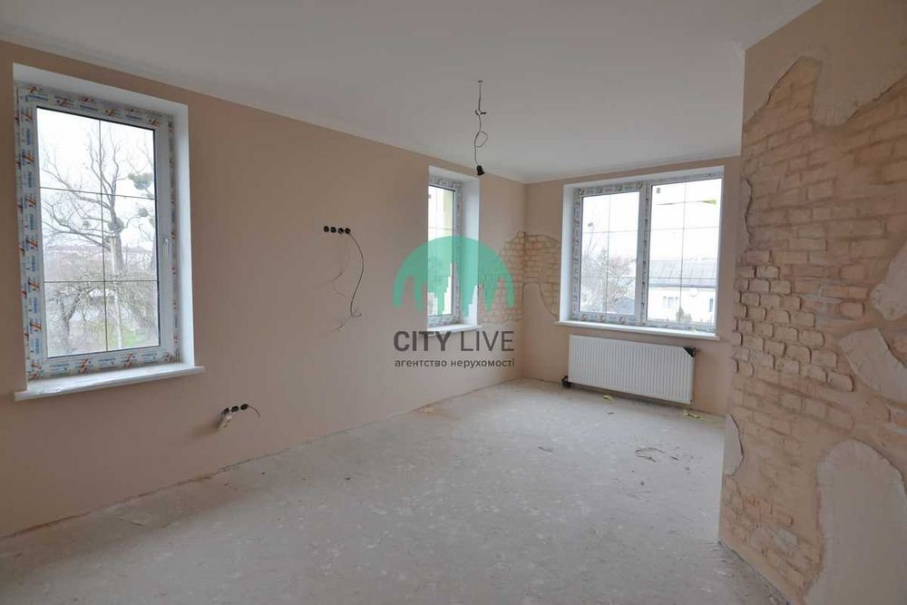 Продається будинок 296 м² у с. Микитинці (60)