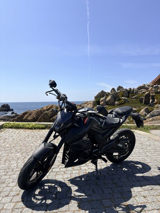 Zontes 125 U  LCD – 13.815 km – Impecável / Como Nova