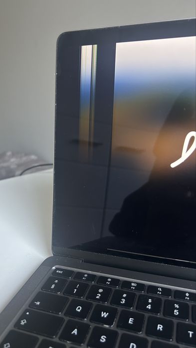 MacBook Air 13” 2020 - uszkodzona matryca