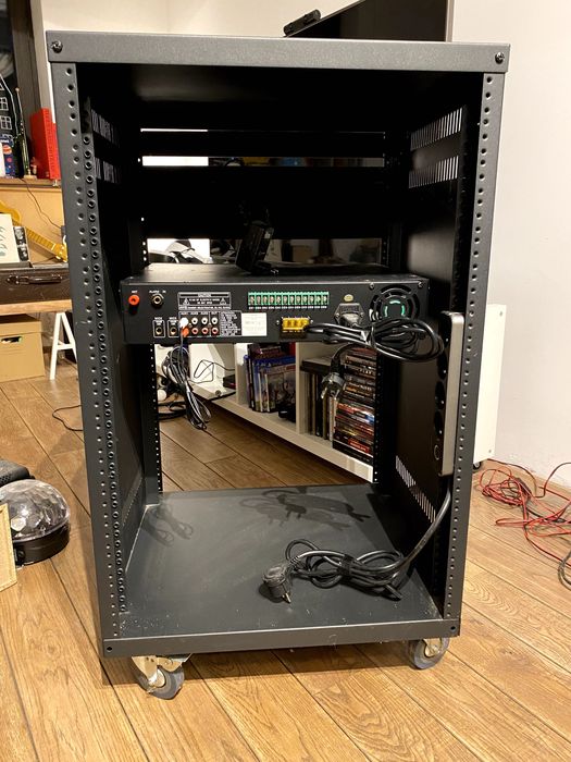 Wzmacniacz radiowęzłowy MRS 150W, Sterownik DMX LIGHT4ME, Szafa RACK19