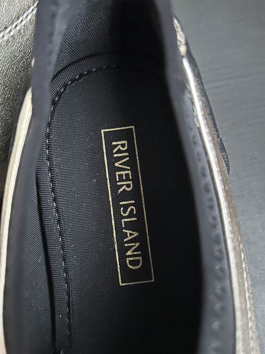 Buty River Island
