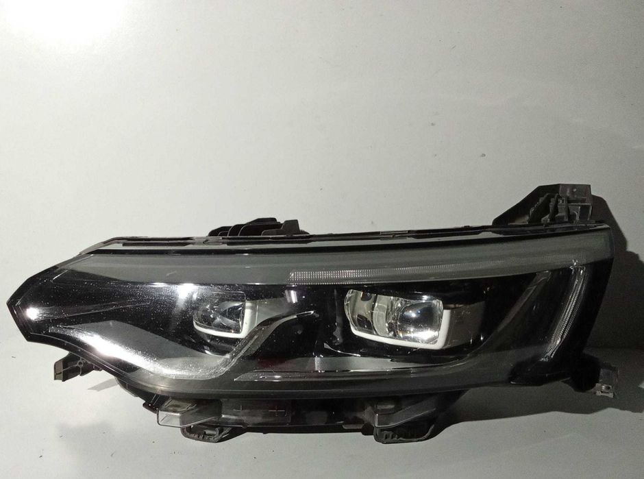 FAROL ÓTICA ESQUERDO RENAULT TALISMAN LED