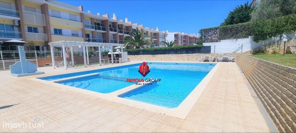 Apartamento T1 com garagem em condomínio fechado com piscina