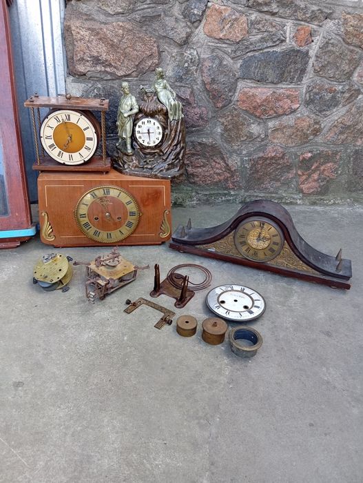 Годинники настінні - карманні -  le roi a Paris