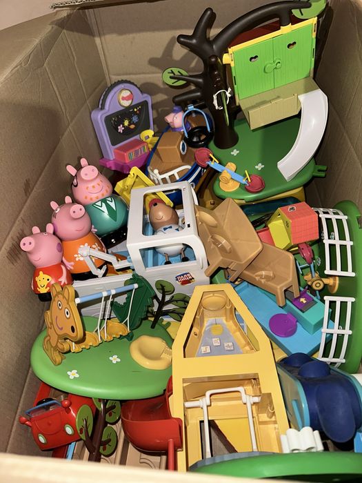 РОЗПРОДАЖ!На фото не все! Різні набори свинки Пеппи