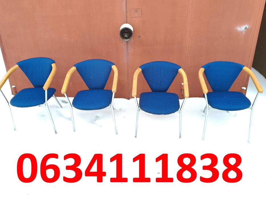 Стулья с подлокотниками. Отличное состояние.