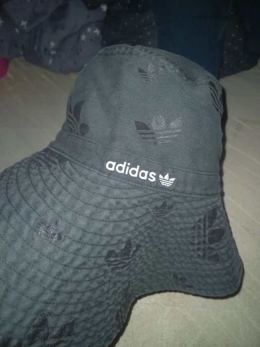 Dwustronny bucket hat Adidas