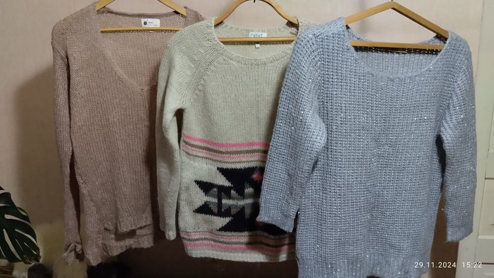 Свитера женские теплые фирменные и блузки