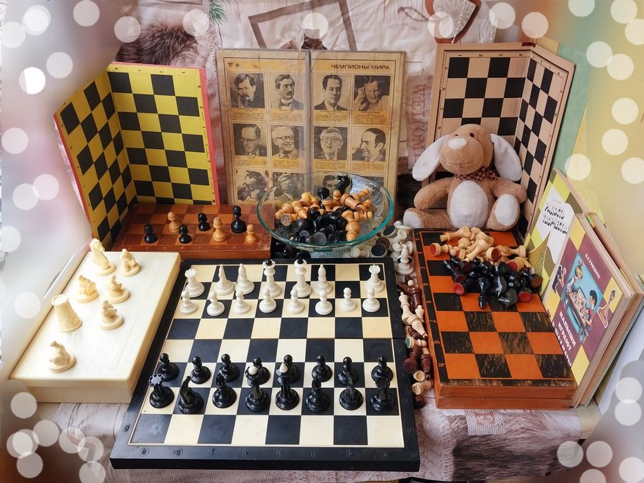 Набір шахів часів Урср дерев'яні карболітові пластмасові дошки фігури