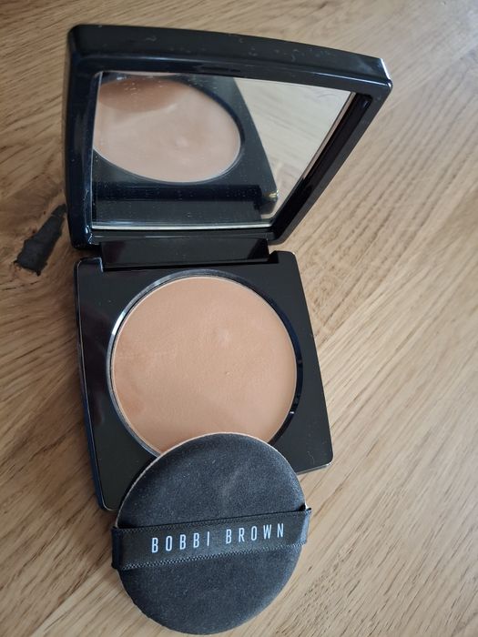Bobby Brown Puder
