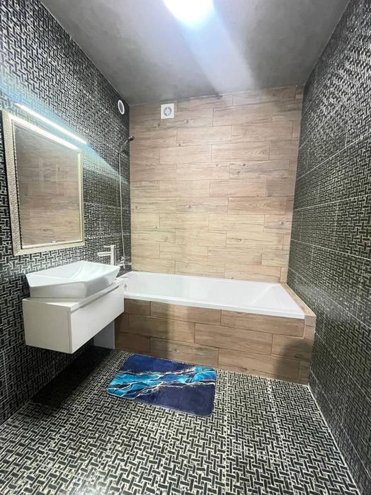 2-кімнатна з дизайнерським ремонтом, Пасічна