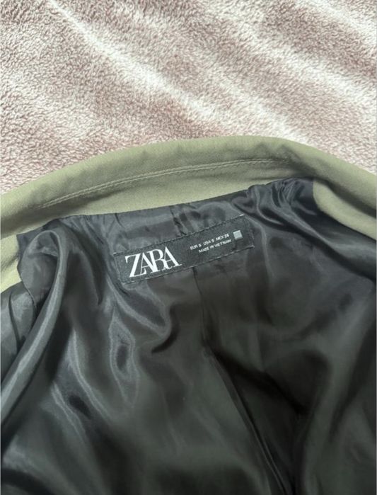 піджак Zara хакі кольору