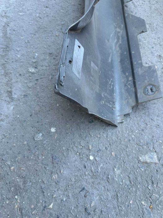 Накладка порога левого BMW 5 G30 Кронштейн накладки порога