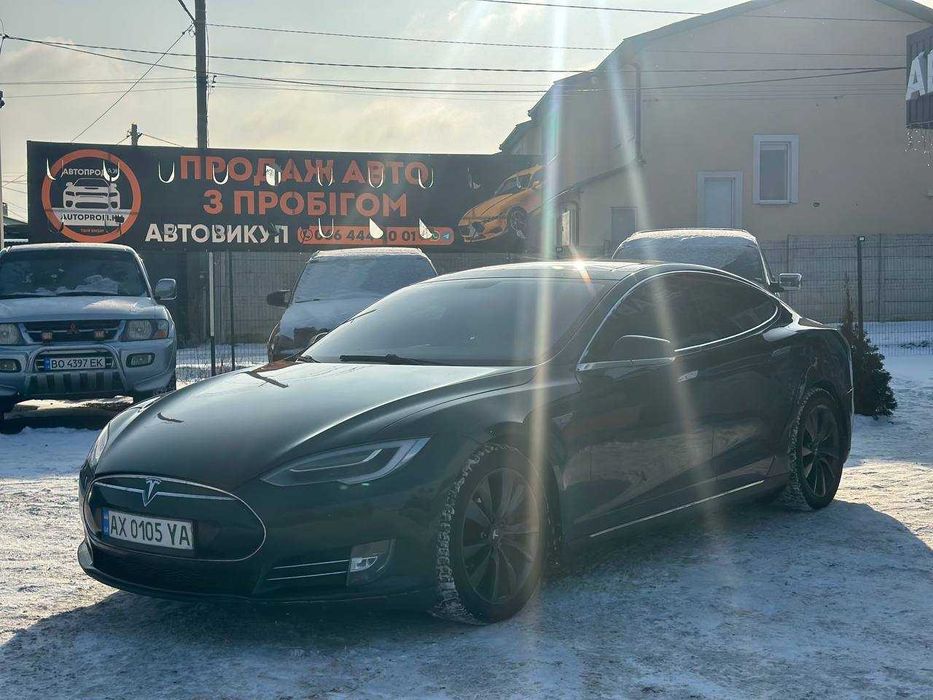 Tesla Model S  2014 85 kWh  Performance