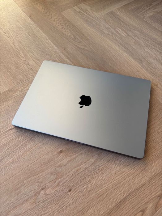Idealny MacBook Pro 16” 16/512 GB M1 Pro SPACE GRAY w idealnym stanie!