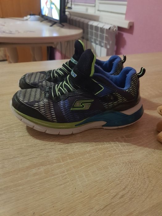 Продається дитяче взуття
