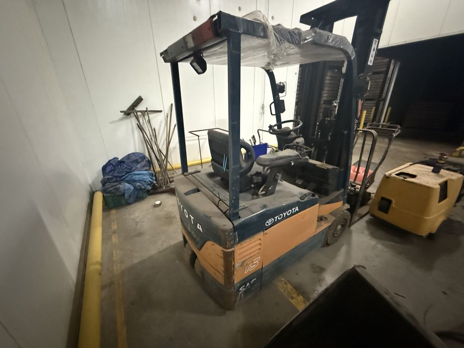 Wózek widlowy toyota elektryczny
