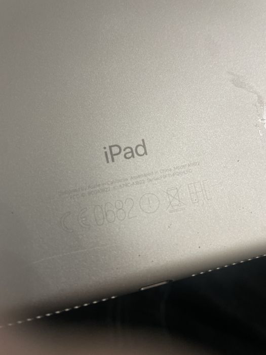 Apple iPad 5 (2017) 9.7” — на запчастини