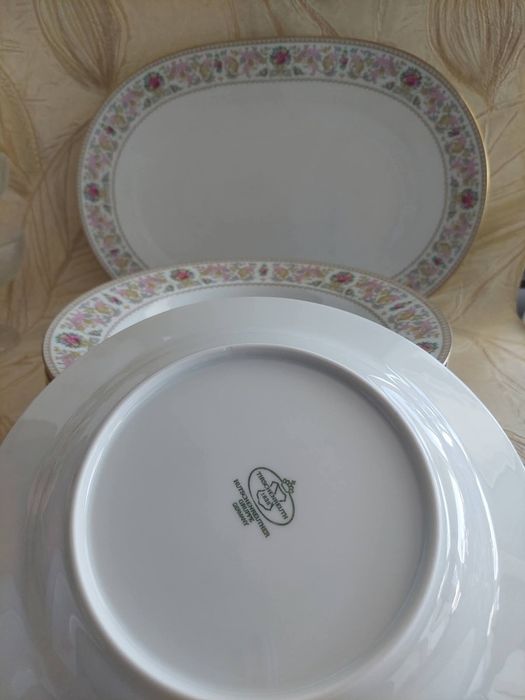 Serwis półmisek, talerze głębokie 4 sztuki, talerze płaskie 3