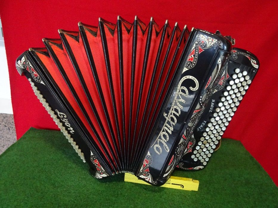 Acordeao Cavagnolo Lyon4 Voz 120 Baixos N. 86