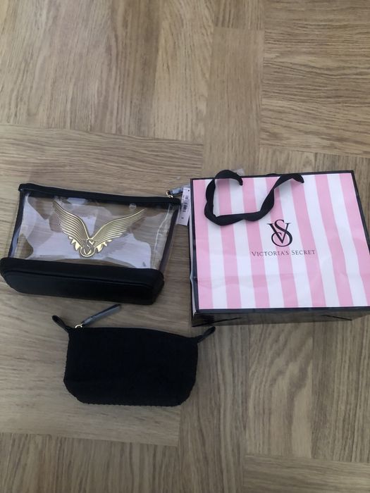 Косметичка для показу жіночої моди Victoria's Secret