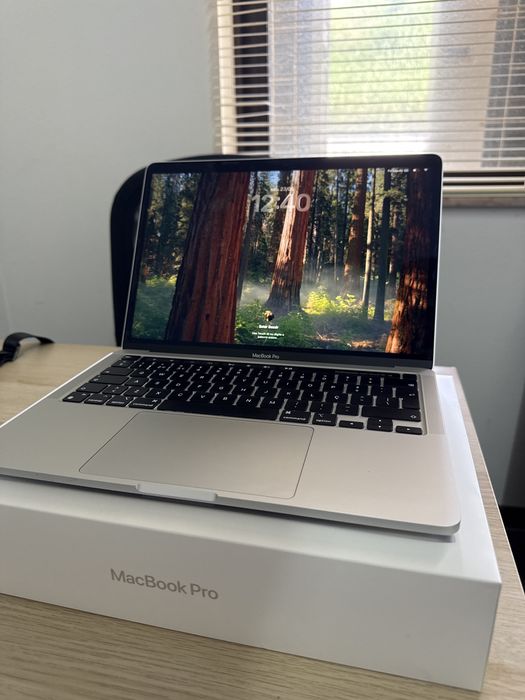 Macbook Pro  M2 8GB 512GB