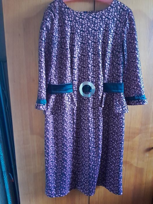 Жіноча вечірня сукня