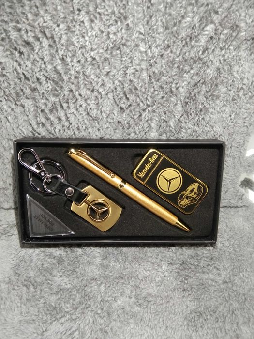 Mercedes, крутой набор аксессуаров