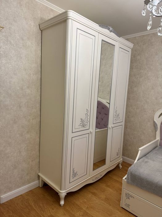 Меблиі у дитячу кімнату ( кімната принцесси)