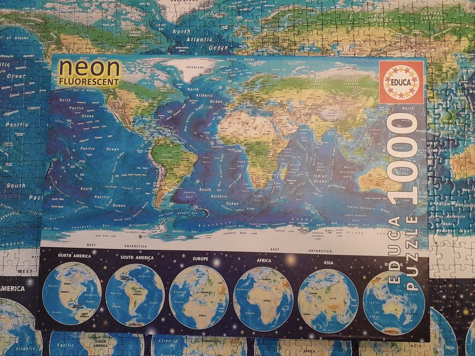 Puzzle Educa Neon Florescente – Mapa Mundo (1000 Peças)