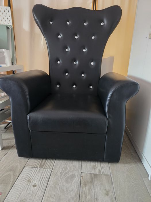 Cadeirão com brilhantes