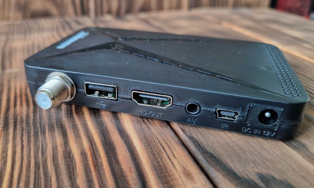 Mini Odbiornik Satelitarny - ECHOSAT OM-26100