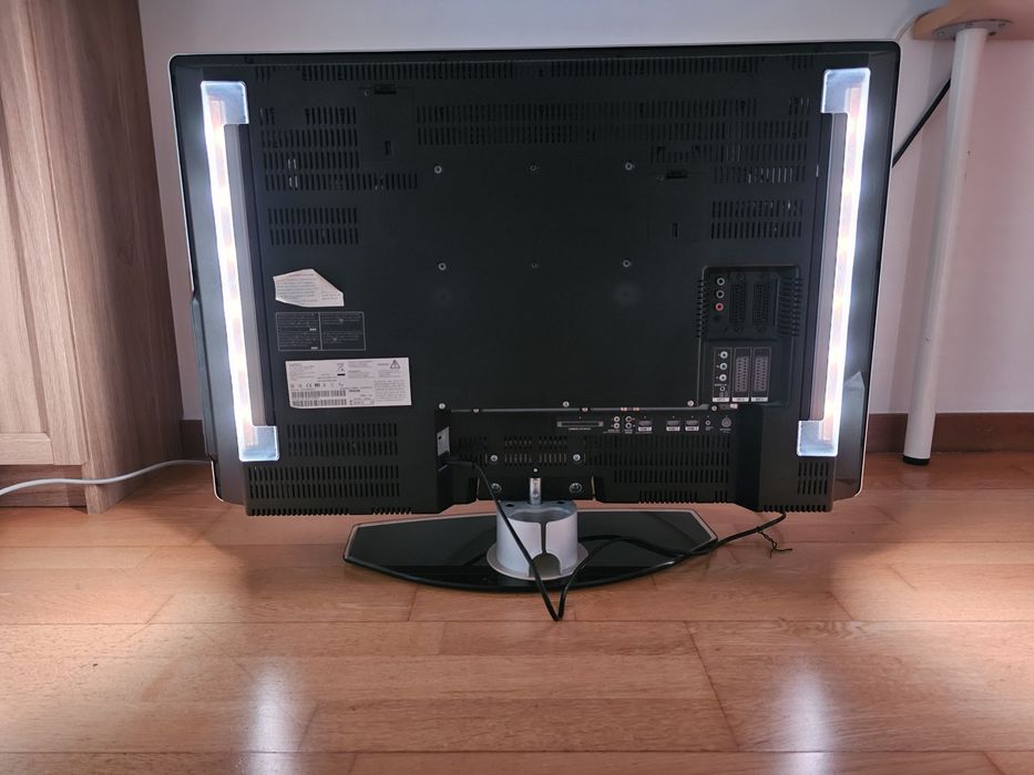 TV Philips LC320WX5-SLB1 Ambilight 32 polegadas