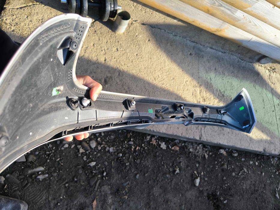 Продам задній спойлер на ford fiesta mk7 2010 рік