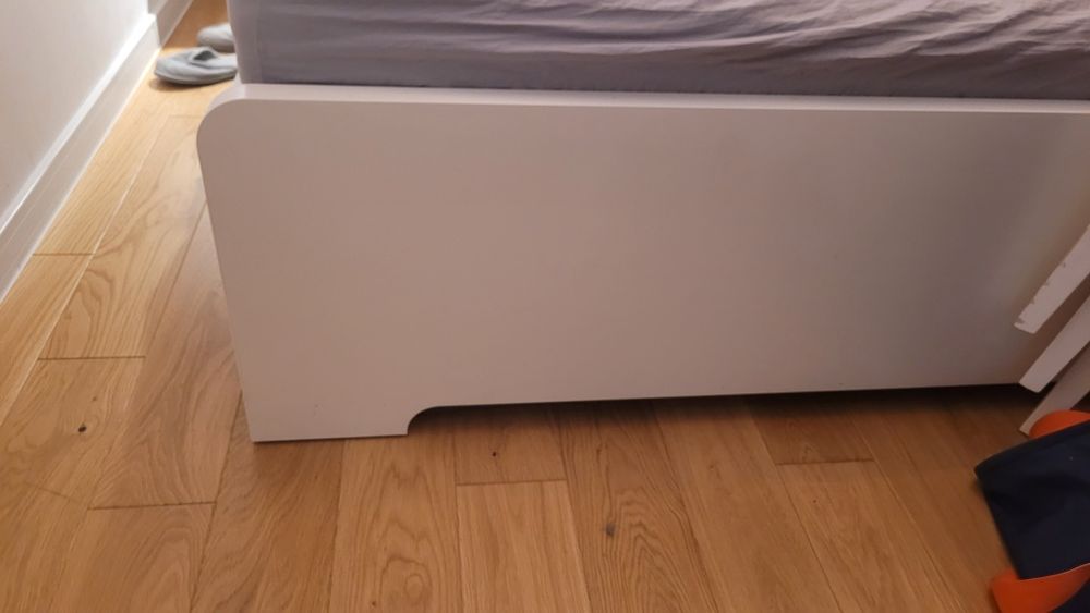 Rama łóżka Ikea Askvoll + dno Lönset, 140x200, bez materaca