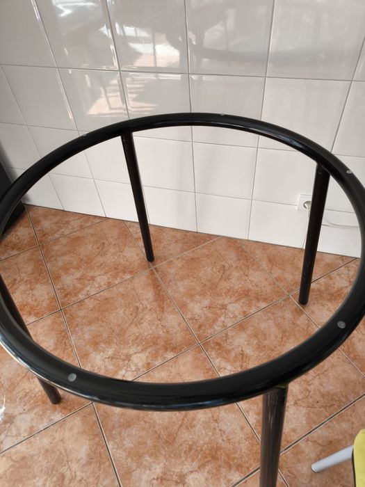 Mesa Ikea Tampo de Vidro base de Metal