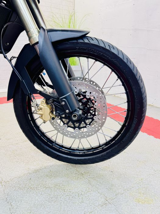 мотоцикл Triumph TIGER 800 XC в оригіналі тільки з Японії