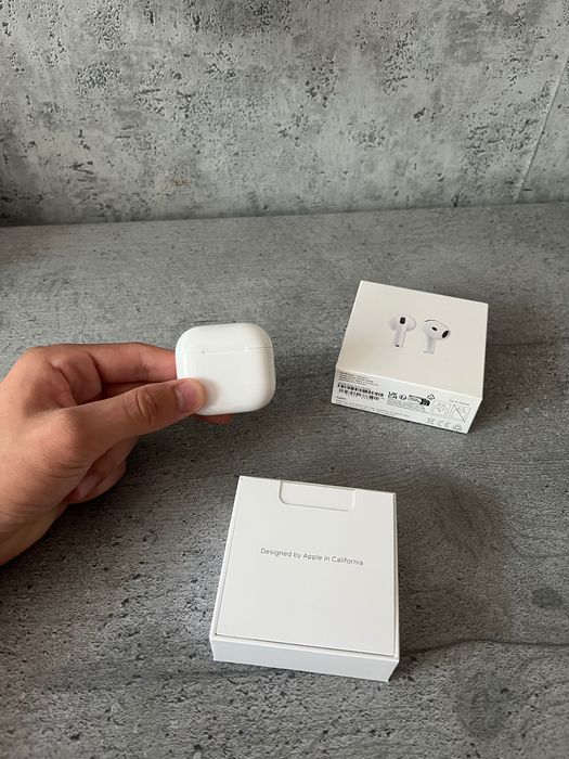 Słuchawki AirPods 4 oryginalne bez ANC