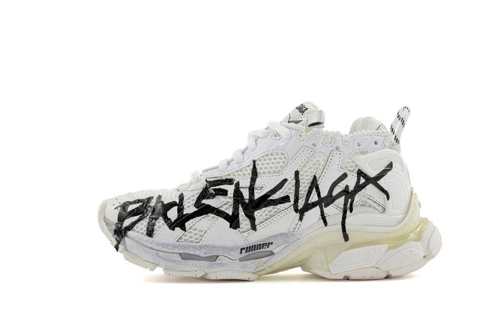 Женские кроссовки Balenciaga Runner "Graffiti White" Размеры 36-40