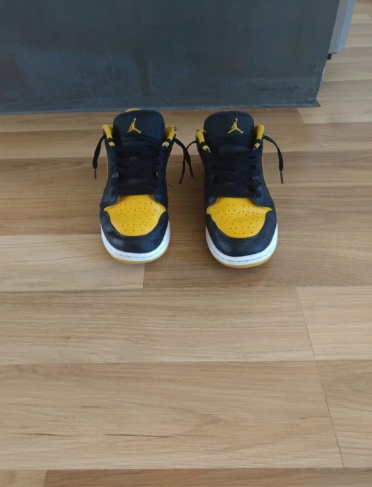 Nike Air Jordan 1 Black-Yellow