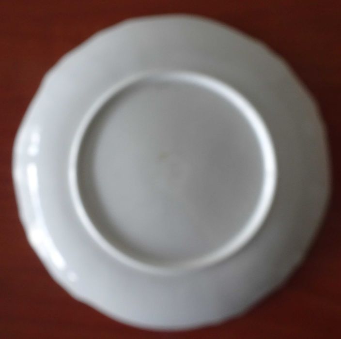 Prato de Cerâmica Decorativo Com Relevo - (+ de 50 Anos)