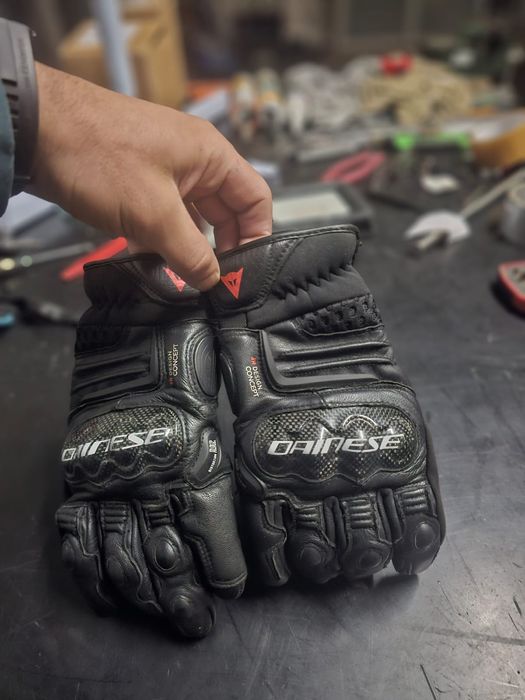 Luvas Dainese como novas