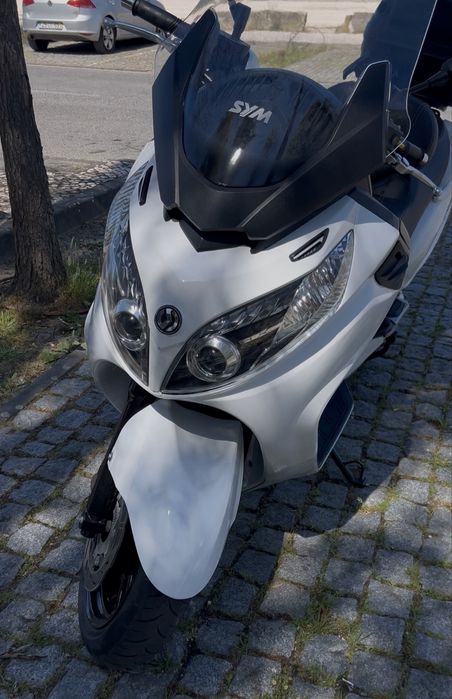 SYM Maxsym 400i.