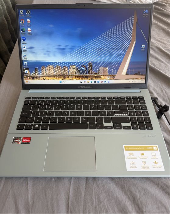 Portátil Asus Vivobook Go 15