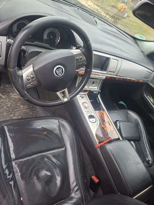 Fotele wnętrze Jaguar XF 250 czarne