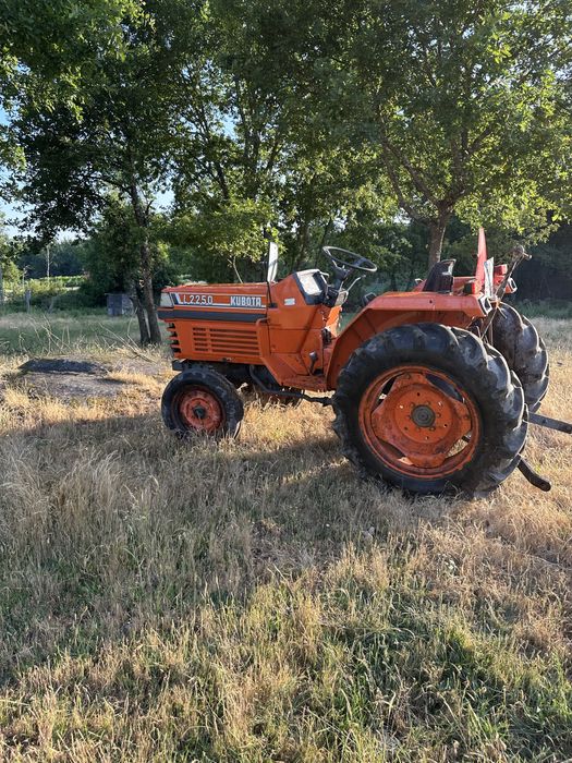KUBOTA L2250 — POTÊNCIA QUE RESISTE AO TEMPO