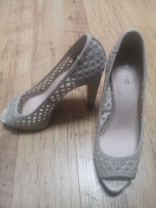 Buty letnie ażurowe38