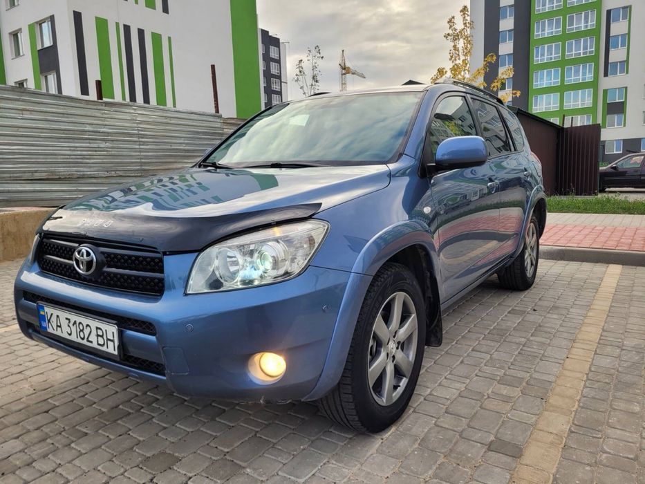 TOYOTA RAV 4 Avtomat 2.4 Long Avd
