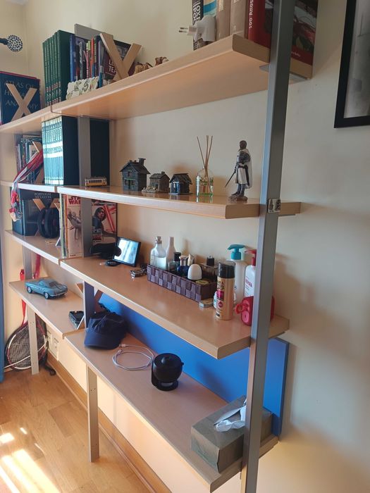 Estante leve o funcional