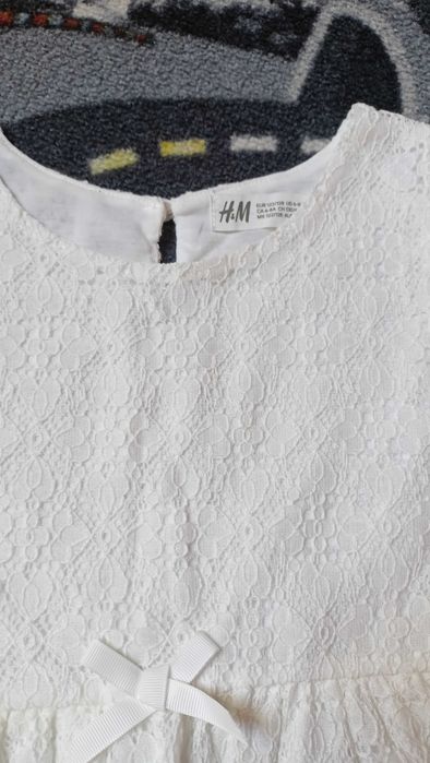 Sukienka h&m 122/128 śmietankowa idealna na uroczystość komunię